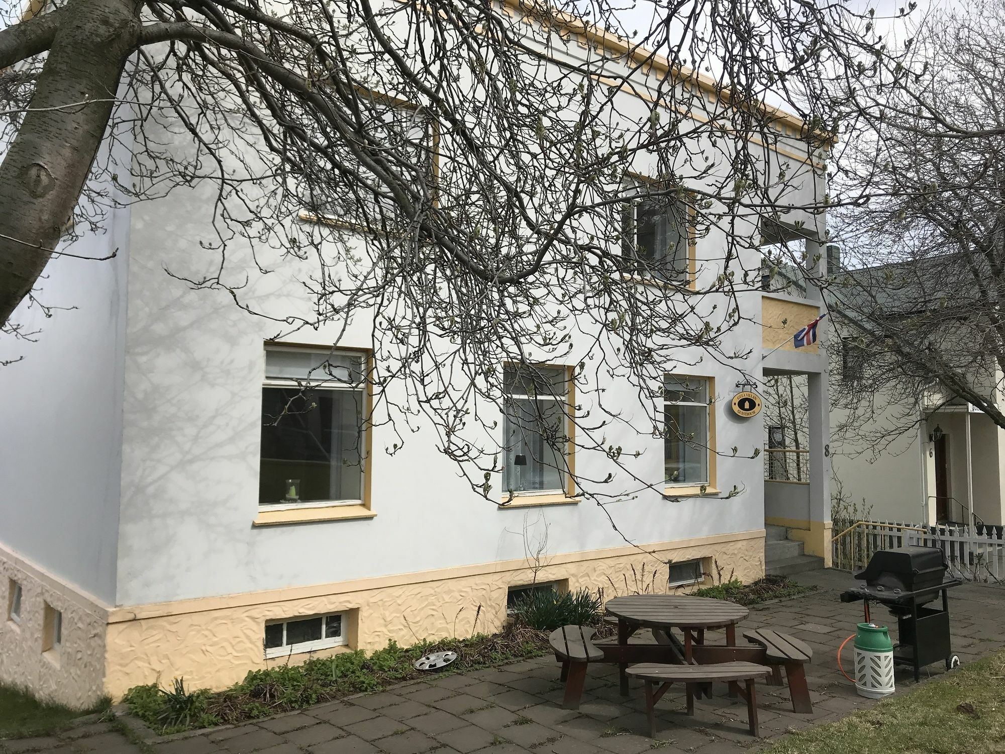 Gula Villan Guesthouse Akureyri Exterior foto